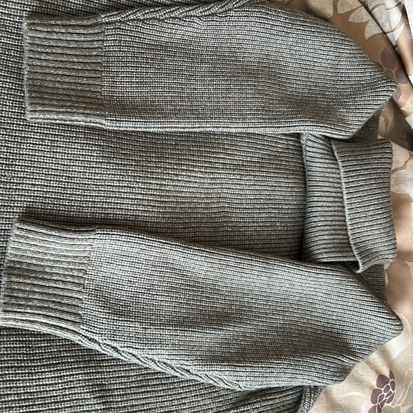 Ladies H&M Sweater Dress - Picture 2 of 6
